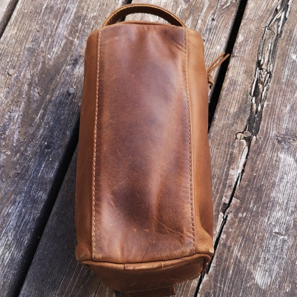 Kuero leather toiletry case - Picture 6 of 14
